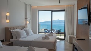 Superior Triple Room, Balcony, Sea View | Minibar, in-room safe, desk, blackout drapes - Litan Hotel (Sarandë)