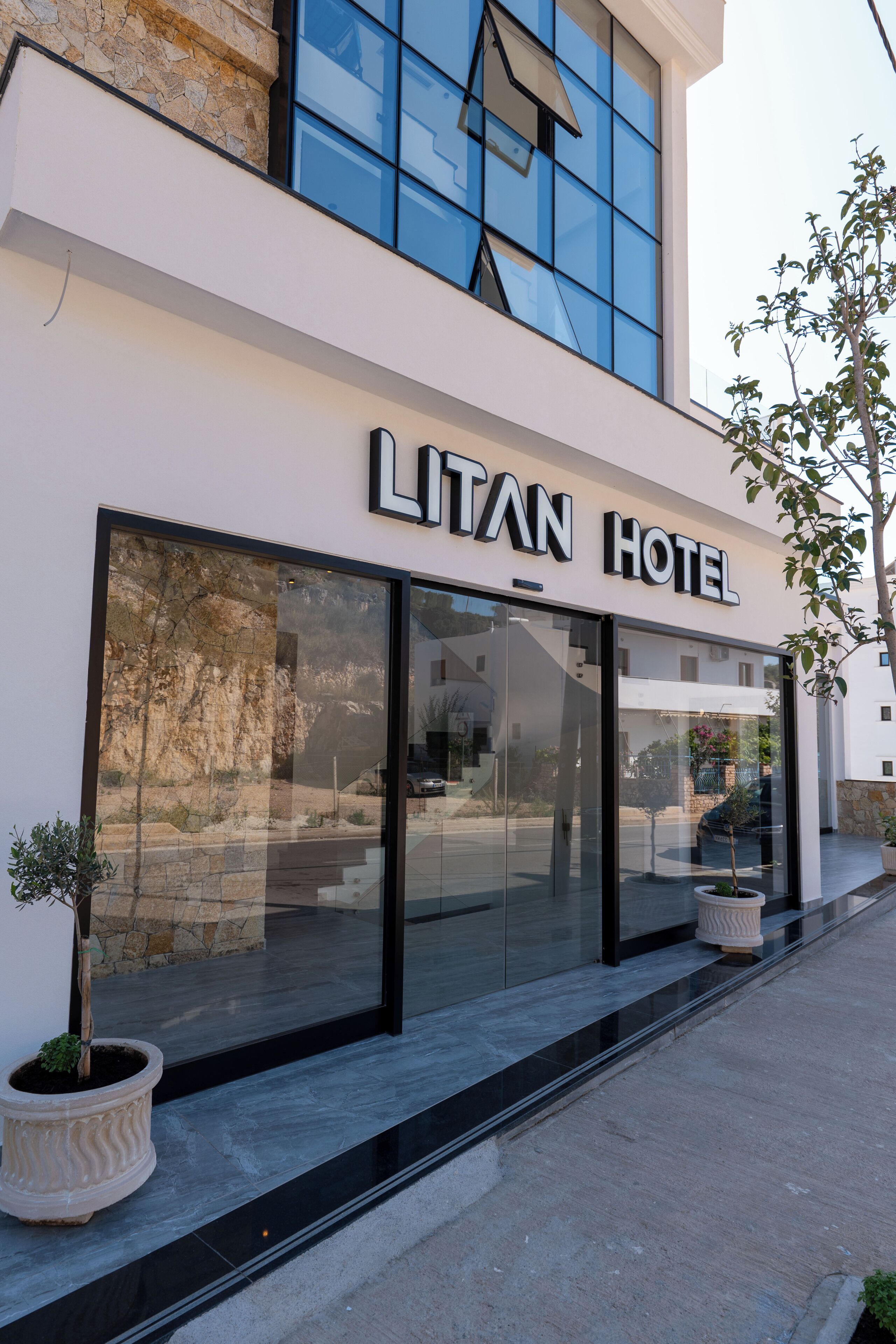 Photo - Litan Hotel