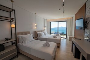 Superior Triple Room, Balcony, Sea View | Desk, soundproofing, free WiFi, bed sheets