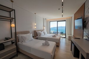 高级三人房, 阳台, 海景 | 办公桌、隔音、免费 WiFi、床单