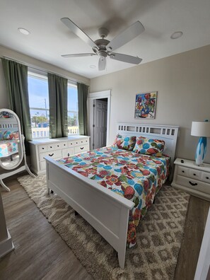 5 室のベッドルーム、アイロン / アイロン台、WiFi (無料)、ベッドシーツ