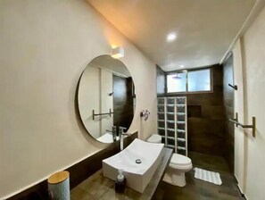 Bathroom - Hotel great location pool view (Cancún)