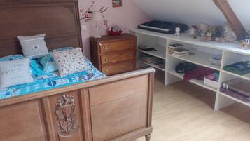 1 chambre, fer et planche à repasser, Wi-Fi, draps fournis