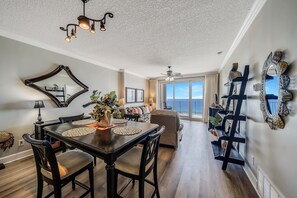 Dining - Ocean Reef 1108 Beachfront, Heated Indoor & Outdoor Pools, Hot Tub, FREE Golf (Panama City Beach)