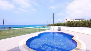 Unclassified image, 3 of 21, button - Phaedrus Living Beachfront Villa Mare (Ayia Marina Chrysochous)