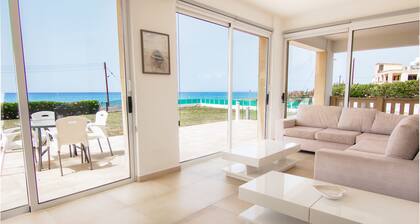 Phaedrus Living Beachfront Villa Mare