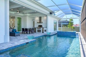 Outdoor dining - Rosegarden - New Luxury Vacation Rental Cape Coral (Cape Coral)