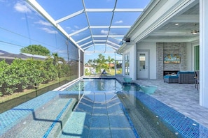 A heated pool - Rosegarden - New Luxury Vacation Rental Cape Coral (Cape Coral)
