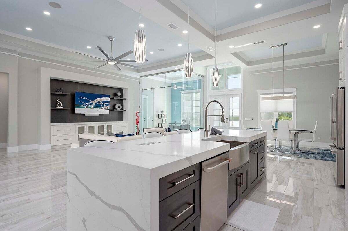 ثلاجة، ميكروويف، فرن، موقد طهي مسطح