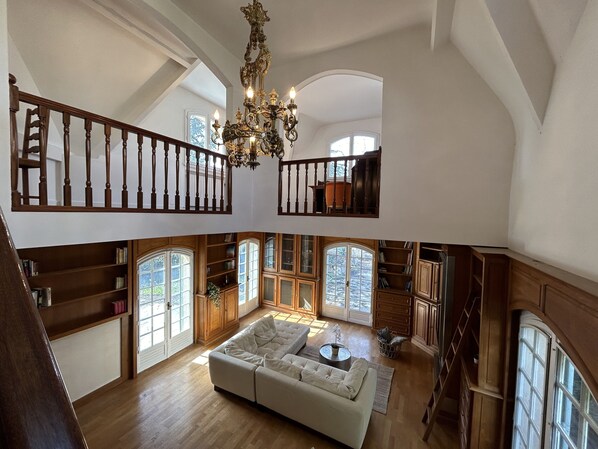 Interior - Lieu de Séjour Prestigieux (L'Haÿ-les-Roses)