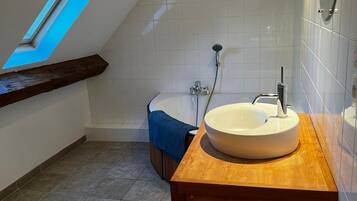 Douche, sèche-cheveux