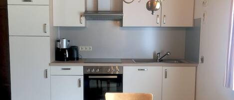 KĂŒhlschrank, Mikrowelle, Toaster