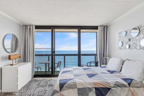 アイロン / アイロン台、WiFi (無料)、ベッドシーツ