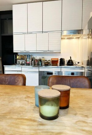 Réfrigérateur, four, plaque de cuisson, lave-vaisselle