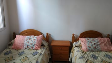 2 bedrooms, WiFi, bed sheets
