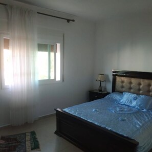 2 bedrooms, WiFi, bed sheets - Serene Beach apartment with a beautiful view (Ouedlaou)