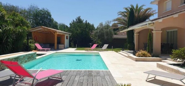 Piscine extérieure, piscine chauffée