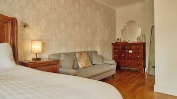 Comfort Double Room | Free WiFi, bed sheets