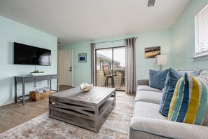 TV - Cross Creek #8 | Pets Too! by Salt Water Vacations (Miramar Beach)