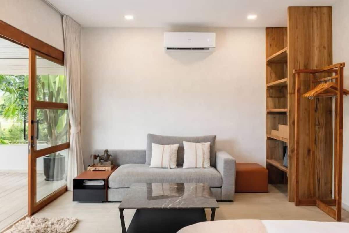Living area | Foosball, books, MP3 dock
