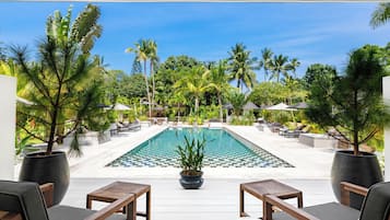 Deluxe Suite, Pool View | Terrace/patio