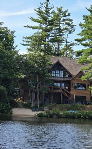 Storybook Pines — A Lakefront Family Reunion Retreat