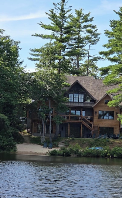 Storybook Pines — A Lakefront Family Reunion Retreat