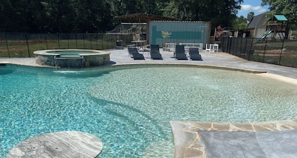 Quiet Country Retreat Spacious 2B Suite near ATL