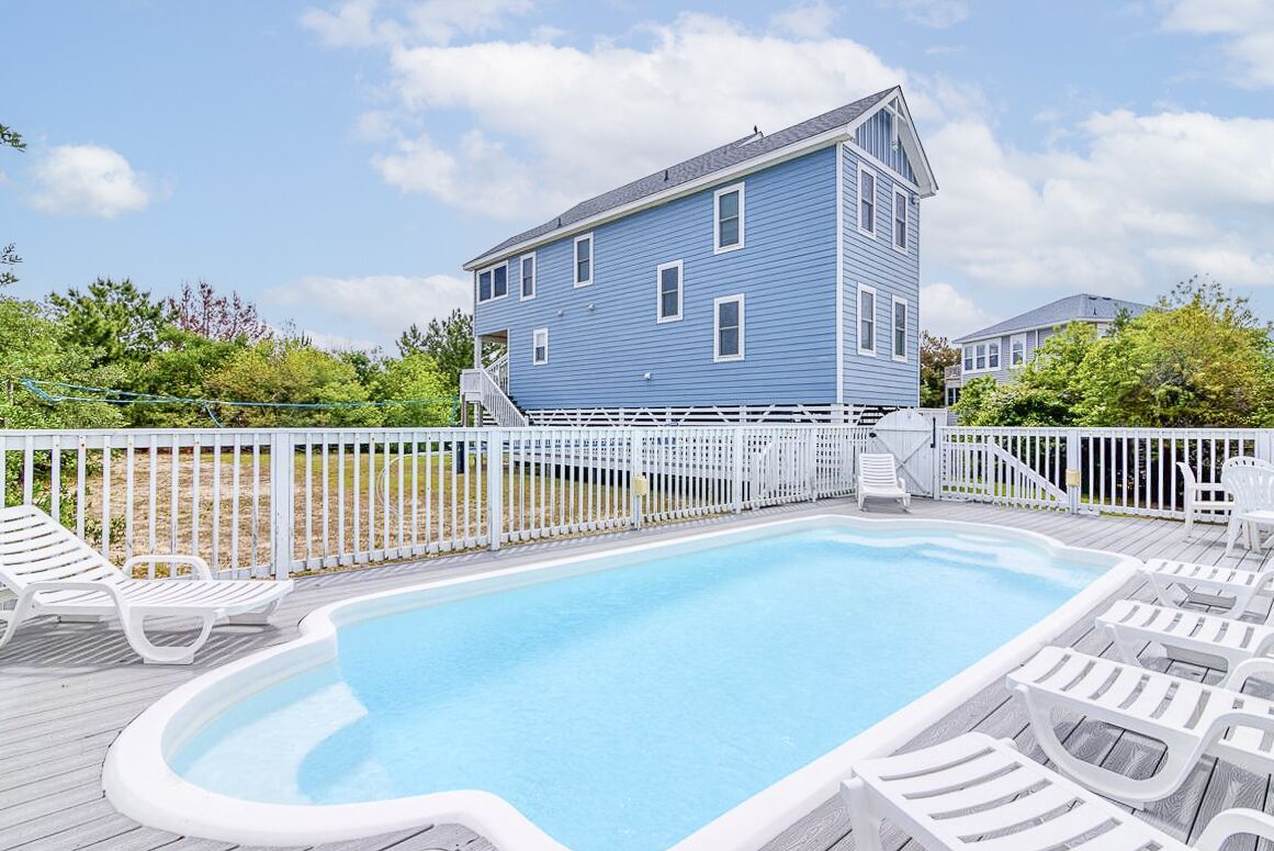 Bright & Airy Oceanside Home with Private Pool & Hot Tub