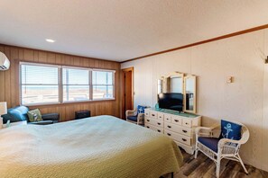 3 多间卧室、熨斗/熨衣板、上网接入、床单