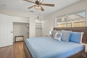 5 chambres, fer et planche à repasser, lit parapluie, Wi-Fi