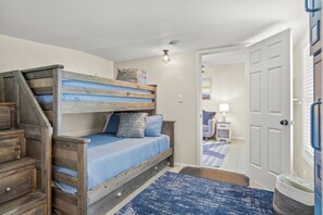 5 Schlafzimmer, Bügeleisen/Bügelbrett, Reisekinderbett, WLAN