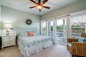 4 soverom, strykejern/-brett, internettilgang og sengetøy