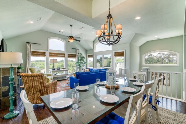 Interior - Bright and beautiful beach house in Corolla Bay, NC! (Corolla)
