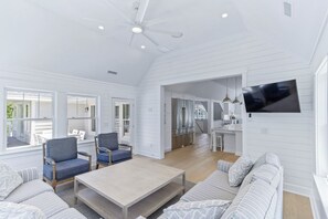 Smart-TV, Tischtennisplatte