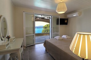 4 chambres, fer et planche à repasser, Wi-Fi, draps fournis