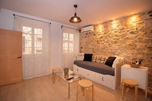 Living area - The Monastery apartment (Corfu)