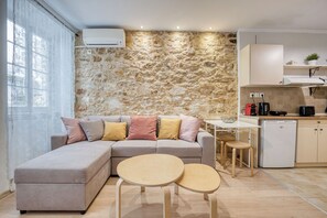 Living area - The Monastery apartment (Corfu)