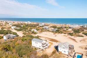 Exterior - Enjoy ocean views from the crow's nest at Shaka Shack! (Carova)