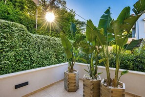 Property grounds - Magdalena Home - Outdoor pool | heated Jacuzzi (Potamos)