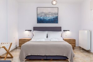 3 slaapkamers, een strijkplank/strijkijzer, wifi, beddengoed