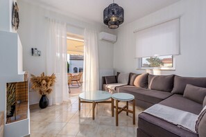 Televisión y chimenea 