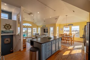Interior - Gorgeous vacation rental in the secluded area of Carova NC! (Carova)