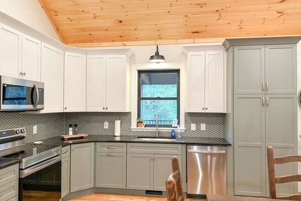 Frigorífic, microones, forn i placa de cuina