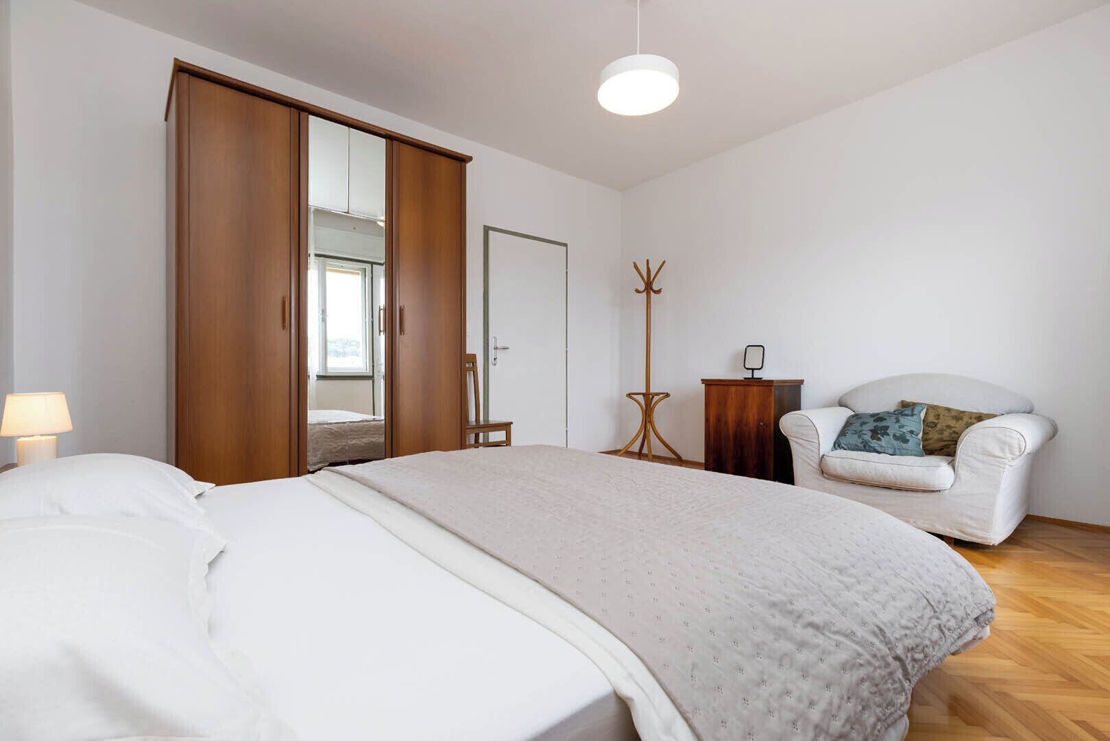 2 quartos, escrivaninha, Wi-Fi de cortesia, roupa de cama