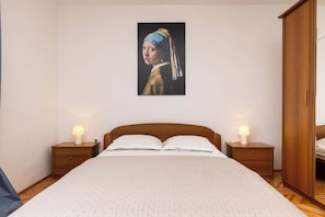 2 camere, una scrivania, Wi-Fi gratuito, lenzuola