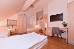 Superior Room | Individually decorated, individually furnished, desk, laptop workspace - Pension Les (Brežice)
