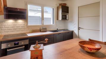 Fridge, microwave, oven, dishwasher