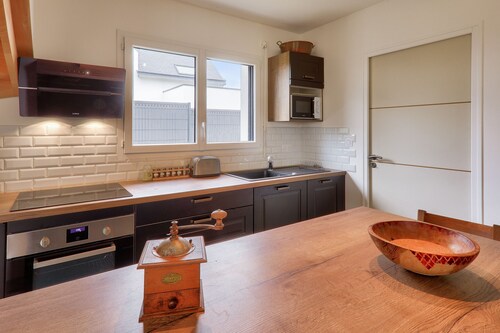 600m from the beach, house for 8 with garden