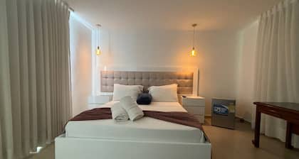 HOTEL CERRITOS PLAZA